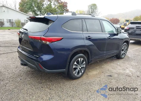 2022 Toyota Highlander Xle z USA, uszkodzony, nr VIN 5TDHZRBHXNS163873